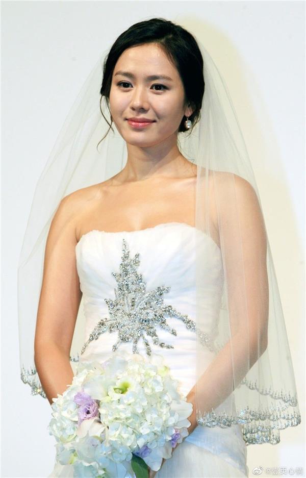 孙艺珍婚纱造型照片_婚纱摄影图片_660952