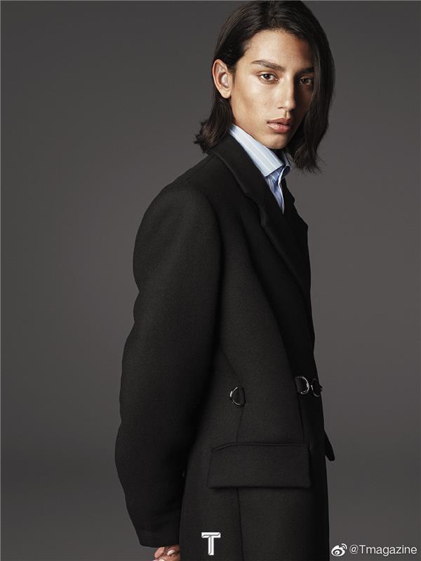《T Magazine》｜浑然一体#(Arco手袋)#(BottegaVeneta葆蝶家)#(TMagazine)#(蒂芙尼珠宝)#(风尚志)#(国际时尚文化杂志)#(鸡蛋)#(刘昊然)#(刘婷蕾)#(女明星)#(欧阳娜娜)#(配饰)#(人物大片)#(时尚潮流)#(时尚大片)#(时尚行业)#(时尚杂志)#(手提包)#(首饰)#(舒淇)#(太阳眼镜)#(唐赫)#(腕表)#(杂志封面)#(赵薇)#(朱一龙)#(BottegaVeneta经典包袋)#(Cassette斜挎包)#(ThePouch手拿包)#(TheShoulderPouch肩背包)#(TiffanyAndCo蒂芙尼)#(包)#(宝格丽)#(超模)#(陈鸿宇)#(陈坤)#(范晓萱)#(高清帅哥壁纸)#(歌手)#(何婧)#(蕾丝)#(马术)#(男明星)#(倪妮)#(女性时尚杂志)#(女装时尚)#(裴蓓)#(期刊杂志)#(时尚)#(时尚单品)#(时尚媒体)#(手表)#(手机壳)#(吴亦凡)#(徐磊)#(演员)#(杨采钰)#(尹昉)#(运动大片)#(正装)#(珠宝)