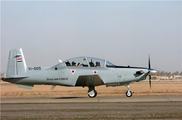T-6“德克萨斯人”教练机#(BeechAircraf)#(SNJ)#(单引擎涡轮螺旋桨飞机)#(单引擎纵列双座设计初级教练机)#(飞机于2000年首飞)#(教练机)#(雷声公司)#(1990年代美国军事教练机)#(AT6)#(Harvard)#(T6Texan)#(T6德克萨斯人教练机)#(比奇飞机)#(单引擎拖拉机飞机)#(低翼飞机)#(高级涡轮螺旋桨教练机)#(美国比奇公司)