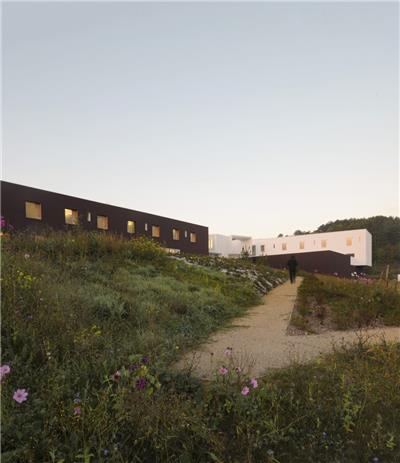 供养老年人的养老院 / Dominique Coulon  Associes