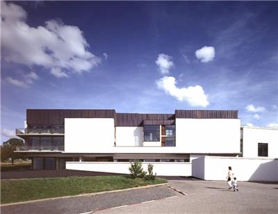 疗养院和医院扩建 / Dominique Coulon  Associes