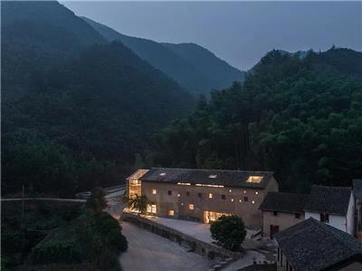 青龙坞言几又乡村胶囊旅社书店，浙江桐庐 / 西涛设计工作室