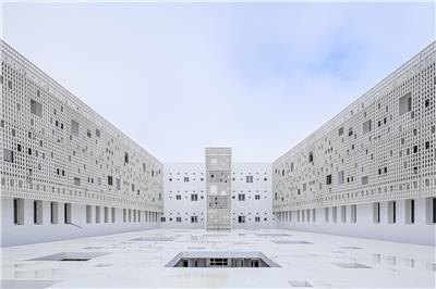 丹吉尔大学医院中心#(BaumschlagerEberleArchitects)#(BoltshauserArchitekten)#(MCA建筑设计)#(SafdieArchitects)#(大学建筑)#(大学建筑设计案例)#(大学校园)#(大学校园建筑设计)#(电力站)#(高校教学楼)#(公共职能建筑)#(基础设施)#(建筑)#(教学楼案例)#(教学楼建筑设计)#(教学楼设计)#(教学楼外立面)#(礼堂)#(铜制百叶窗结构)#(小学建筑设计)#(校园建筑)#(校园建筑设计案例)#(学校建筑设计)#(学校建筑设计案例)#(学校教学楼)#(医疗)#(医院)#(越南建筑)#(BPMArchitectes)#(CambridgeSeven)#(fjmt工作室)#(GulfConsult)#(KieranTimberlake)#(LukkaroinenArchitects)#(META建筑事务所)#(奥地利)#(穿孔铜板)#(大学)#(大学建筑设计)#(大学教学楼设计)#(低碳绿色环保)#(发电站)#(国外大学)#(国外大学建筑)#(会议中心)#(混合用途建筑)#(建筑规划)#(建筑设计)#(教学楼)#(教学楼设计案例)#(教学楼室内)#(教育)#(教育建筑)#(教育建筑设计)#(教育建筑设计案例)#(教育建筑雪景)#(科研建筑设计)#(联排案例)#(绿色建筑)#(美国)#(铜板)#(铜金属外立面建筑设计)#(铜金属外墙建筑设计案例)#(图书馆)#(校园建筑设计)#(校园综合体)#(学术研讨空间)#(学校)#(学校案例)#(学校建筑)#(学校楼)#(学校综合楼)#(研究中心)#(演讲中心)#(医疗建筑设计)#(幼儿园建筑设计)#(自然)