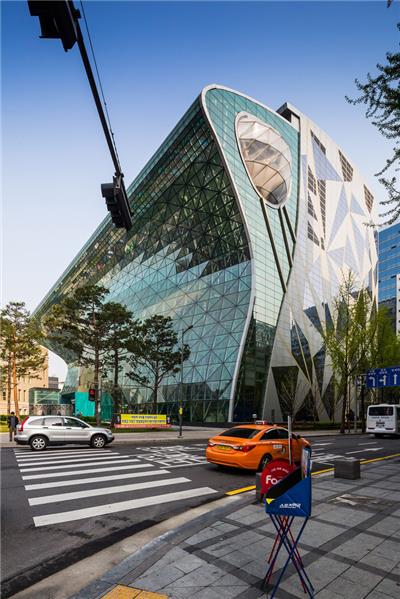 韩国首尔新市政厅 / IARC Architects