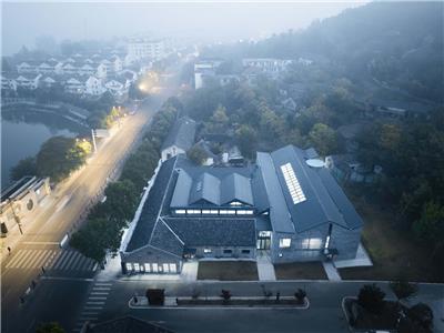 江淮小剧场 / 东南大学建筑学院#(CCDI悉地国际)#(CloudsArchitectureOffice)#(goa大象设计)#(HenningLarsen)#(MAD)#(PaulAndreuArchitecte)#(RONALDLUPARTNERS)#(Snohetta)#(StevenChiltonArchitects)#(THAD清华建筑设计院)#(ToyoIto)#(tvsdesign)#(安藤忠雄)#(北京日清建筑设计有限公司)#(表演艺术中心)#(滨水剧场)#(城市广场设计)#(崔愷)#(大戏院)#(多功能厅)#(仿生空间)#(概念剧场)#(歌剧院)#(公共场所)#(公共建筑设计案例)#(户外剧场)#(景观装置设计)#(竞赛方案)#(酒吧)#(旧建改造)#(剧院)#(剧院设计)#(咖啡厅)#(老旧建筑改造)#(老旧建筑更新)#(礼堂)#(礼堂设计)#(临水建筑)#(临水剧场)#(露天舞台)#(铝合金幕墙)#(铝金属外立面建筑设计)#(铝金属外墙建筑设计案例)#(模块化建筑)#(模块化音乐厅)#(日清设计)#(山地建筑设计)#(商业建筑设计)#(商业综合体建筑设计)#(上海杜兹建筑设计有限公司DUTStudio)#(市民公园)#(太湖)#(同济大学建筑设计研究院集团有限公司)#(同济设计集团)#(图书馆8000平方米)#(图书馆案例)#(图书馆平面)#(图书馆平面设计)#(图书馆室内设计)#(文化建筑)#(文化建筑设计案例)#(文化建筑效果图)#(文艺)#(无锡)#(现代图书馆立面)#(新疆建筑)#(休闲娱乐)#(演播建筑设计)#(艺术建筑设计)#(艺术空间)#(异形建筑)#(音乐厅)#(影剧院)#(芝作室LUKSTUDIO)#(中国国家大剧院)#(中国建筑西北设计研究院有限公司)#(重庆博蓝建筑设计有限公司)#(BIAD)#(DnA_DesignandArchitecture)#(OPEN建筑事务所)#(ReveryArchitecture)#(RLP)#(UNStudio)#(北京市建筑设计研究院有限公司)#(本土设计研究中心)#(餐厅)#(餐饮建筑设计)#(城市更新)#(城市名片)#(大剧院)#(大剧院建筑设计案例)#(覆土建筑设计)#(公共建筑)#(公共建筑竞赛方案)#(公共建筑设计)#(公园景观设计)#(观演类建筑)#(观影类建筑)#(广东)#(航海级铝管)#(禾下建筑社)#(户外演出台)#(花瓣形)#(花瓣形建筑)#(建筑综合体)#(景观小品)#(剧场)#(剧场建筑设计案例)#(剧场空间)#(剧场设计概念)#(剧场效果图)#(剧院建筑设计)#(剧院建筑设计案例)#(老旧建筑改造更新)#(乐土设计)#(露天剧场)#(露天剧场设计)#(曲线)#(上海天华建筑设计有限公司)#(深圳市建筑设计研究总院有限公司)#(诗之礼堂)#(室内设计)#(室外)#(室外剧场)#(室外看台)#(室外演出)#(室外影院)#(同济设计TJAD)#(图书馆)#(图书馆案例分析)#(图书馆大厅)#(图书馆建筑)#(图书馆平面图)#(图书馆设计)#(文化公园设计)#(文化建筑设计)#(文化设施)#(文化艺术中心)#(文旅项目)#(舞台)#(小剧场)#(效果图)#(虚实)#(演播建筑设计案例)#(杨丽萍)#(艺术)#(艺术中心)#(艺术装置设计)#(音乐厅平面)#(音乐厅剖面)#(浙江大学建筑设计研究院)#(朱小地工作室)#(竹)#(筑境设计)