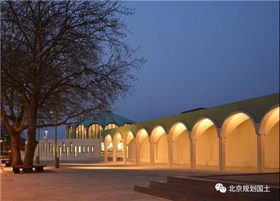 Barkingside城镇广场重建项目