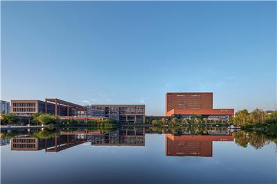 重庆大学虎溪校区图文信息中心 | 汤桦建筑设计