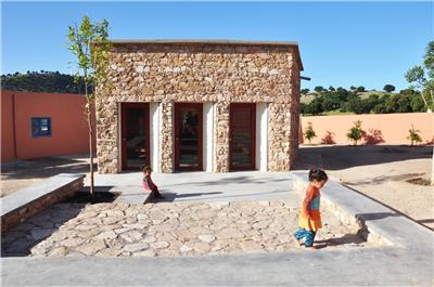 摩洛哥小城的新乡土幼儿园