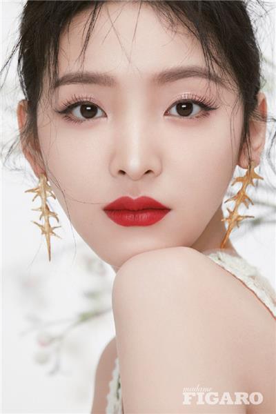 MadameFigaro  X  章若楠